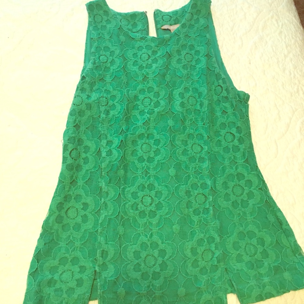 Green sleeveless ladies top